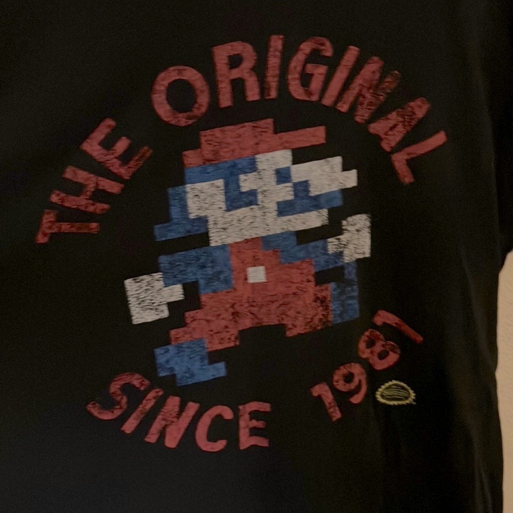 Vintage Tee‎ Black with Nintendo Mario Graphic